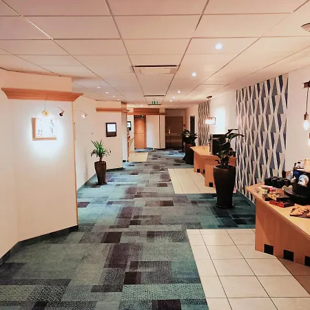 Mercure Centre Gare Otel 4*
