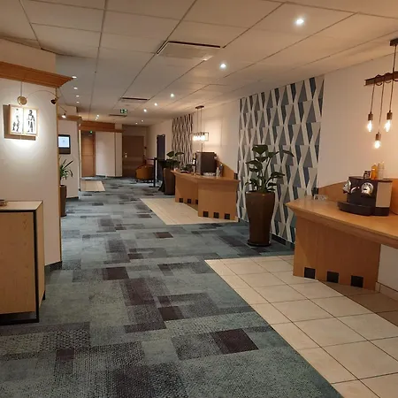 Mercure Centre Gare Otel 4*